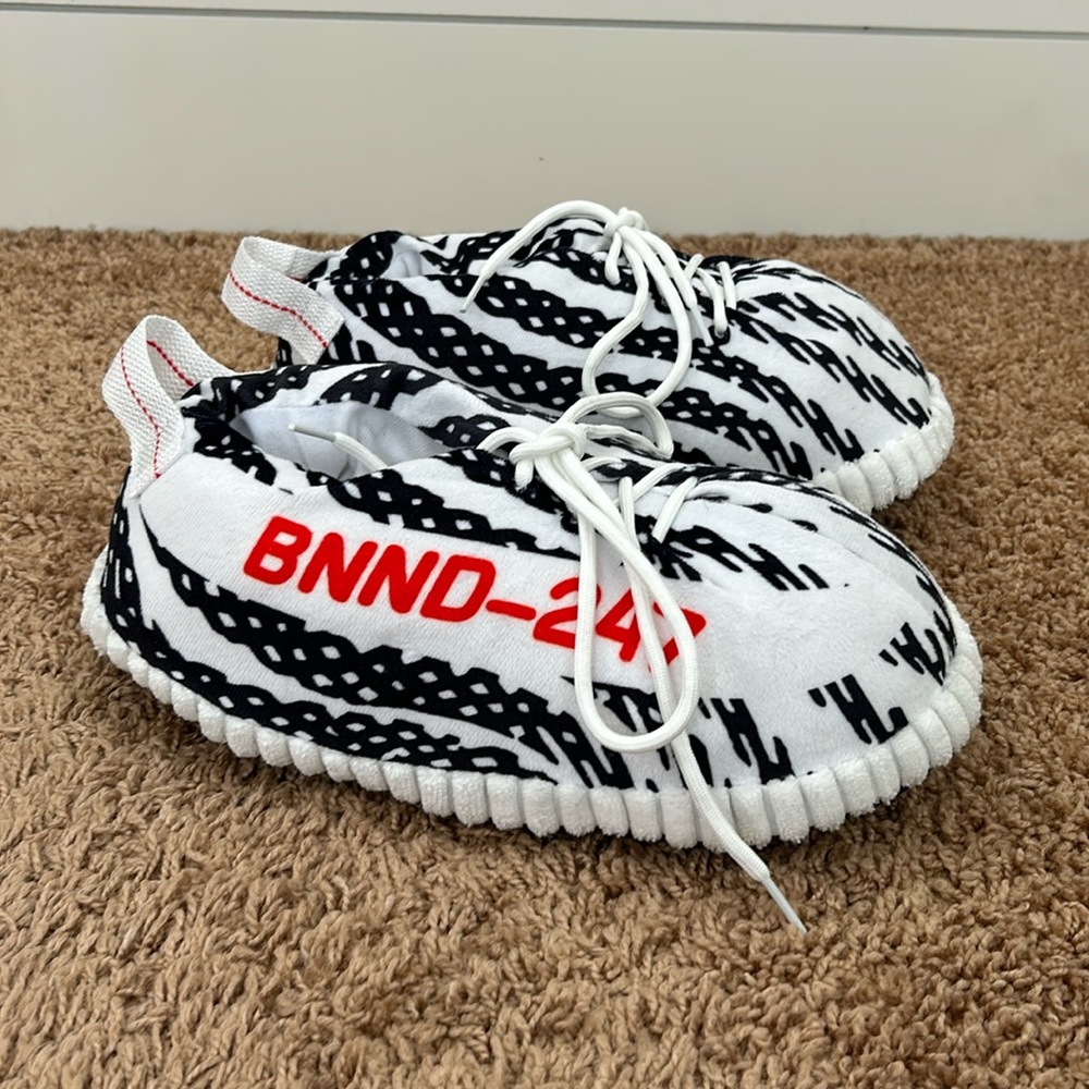 Unisex sneaker slippers